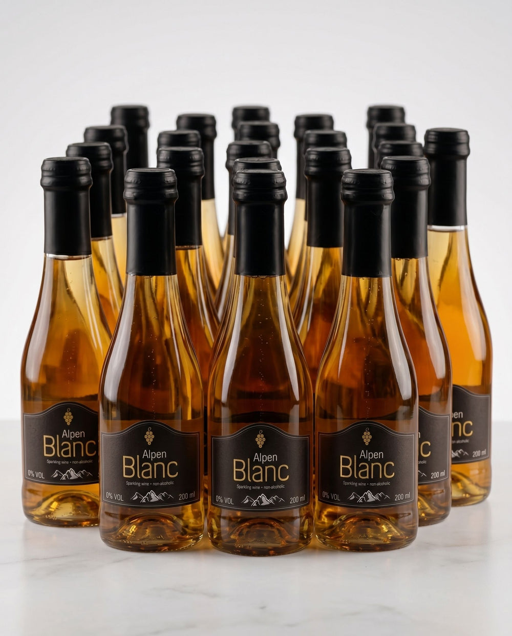 ALPEN BLANC мини (24 бр.)
Безалкохолно пенливо бяло вино от Австрия с аромат на лимонова кора, бяло френско грозде и бъз
SuperWine
ALPDRINKS