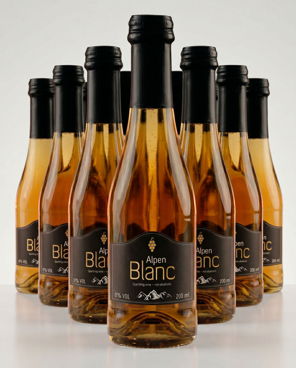 ALPEN BLANC мини (12 бр.)
Безалкохолно пенливо бяло вино от Австрия с аромат на лимонова кора, бяло френско грозде и бъз
SuperWine
ALPDRINKS